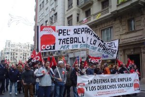 Convocados por CGT, 500 trabajadores de Ford y sus contratas se manifiestan en Valencia