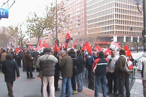 CGT se concentra ante la sede de ADIF