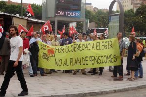 CGT hace una primera entrega con más de 12.000 firmas en contra del plan de pensiones de l@s trabajador@s de la Admón. Pública