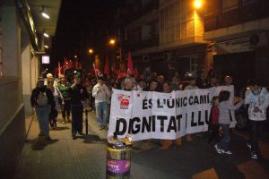 700 personas se manifiestan en Sant Boi de Llobregat convocadas por la CGT contra la crisis económica, la corrupción política, el desempleo y la precariedad