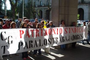 Madrid : Concentración de CGT-MCLMEx ante el Mº de Trabajo en defensa del patrimonio sindical (12.4.2011)