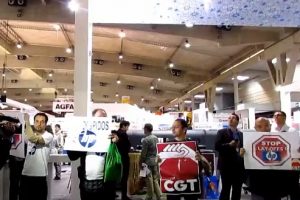 Acción en Feria Graphispag contra despidos en HP [video]