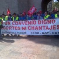 Los trabajadores de Vossloh han marchado hoy hasta la Generalitat valenciana contra los recortes que pretende imponer la multinacional