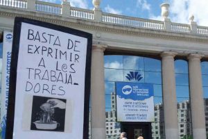 Acciones de protesta de CGT Metal en el Salón del Automovil de Barcelona el viernes y sábado