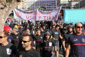 Los bomberos de la Región de Murcia salen a la calle