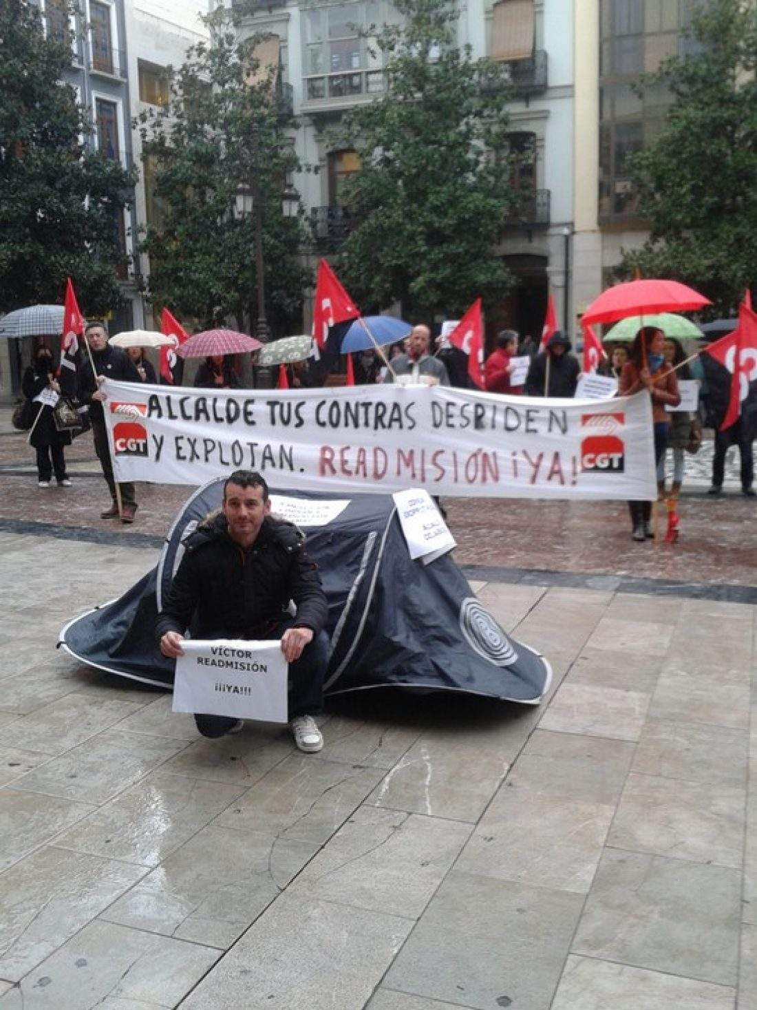 Protesta en granada ante el despido de un trabajador de una subcontrata Municipal