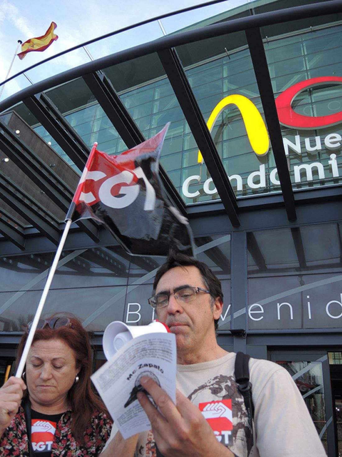 Protesta contra el despido de nuestra compañera en McDonalds