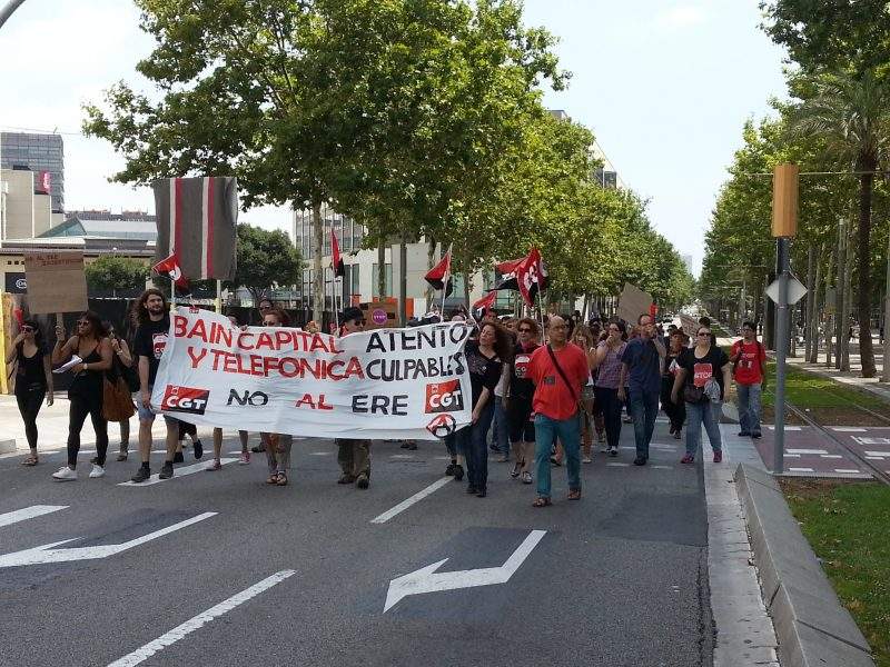 [Fotos]: Concentración en Barcelona contra el ERE de Atento - Imagen-1