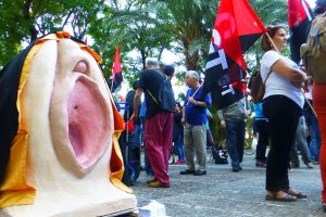 La Confederación General del Trabajo (CGT) se congratula por el archivo de la causa abierta contra tres feministas y dos miembros del sindicato por una protesta en forma de procesión en Sevilla