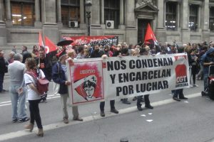 La CGT okupa edificio de la Universitat y corta el tráfico en Via Laietana