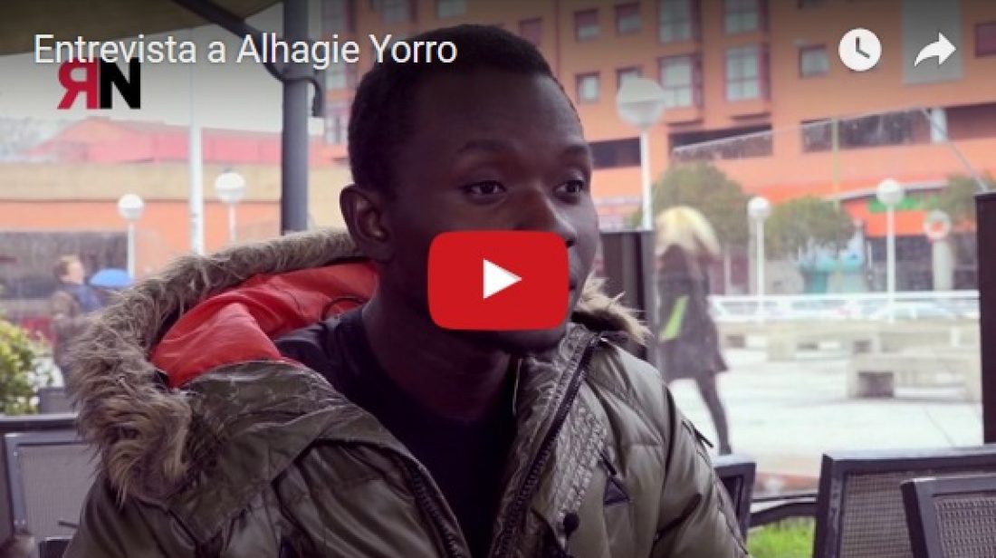 Entrevista a Alhagie Yorro, primer inmigrante en denunciar la estancia en los CIE en el Parlamento Europeo