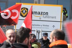 CGT alerta de las condiciones laborales en los centros de Amazon