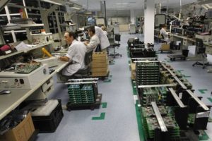 Power Electronics hace caso omiso a las directrices del gobierno ante la pandemia del Covid-19