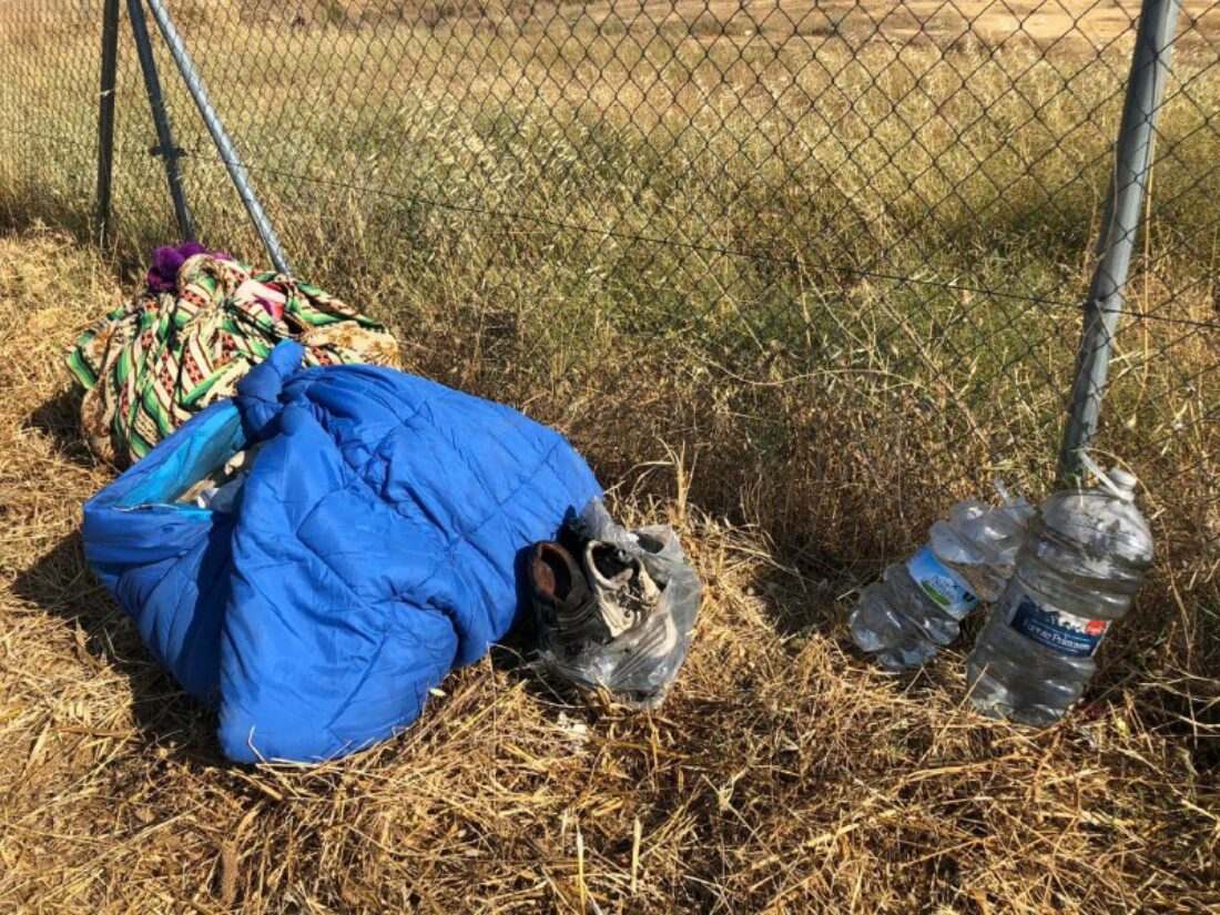 CGT denuncia el abandono de decenas de migrantes tras el incendio acaecido este lunes en un asentamiento de Lepe (Huelva)