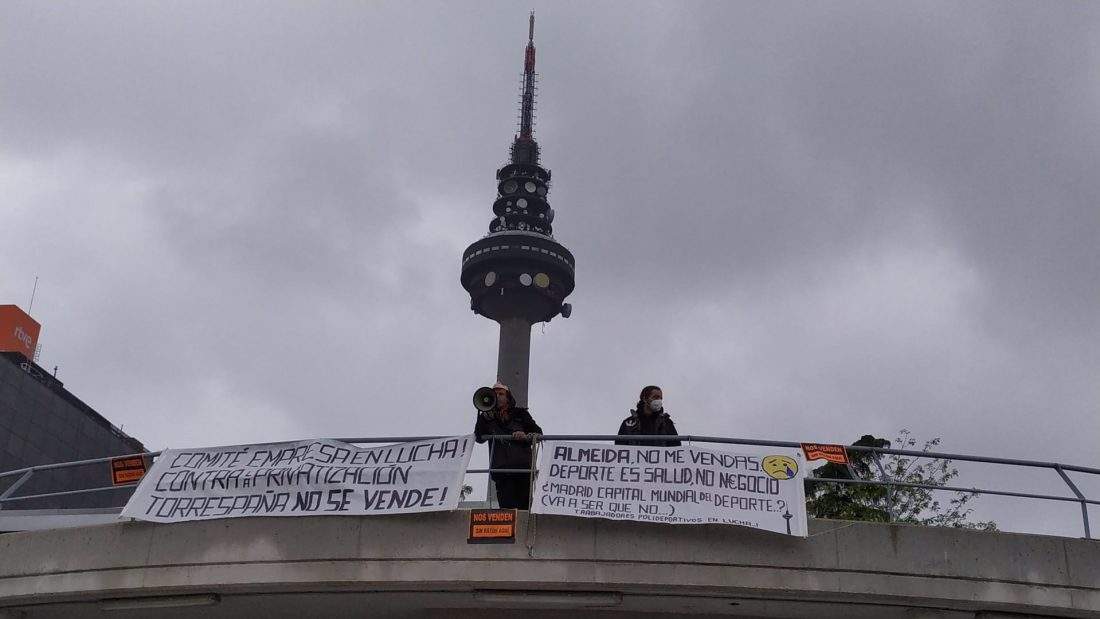 CGT participa en el encierro en el polideportivo Torrespaña para impedir que el consistorio madrileño lo privatice