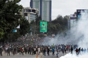 CGT muestra su solidaridad con el pueblo de Kenia: “Han tenido que morir asesinadas 23 personas para que el presidente diera marcha atrás en su reforma económica con la que pretendía encarecer productos de primera necesidad”.