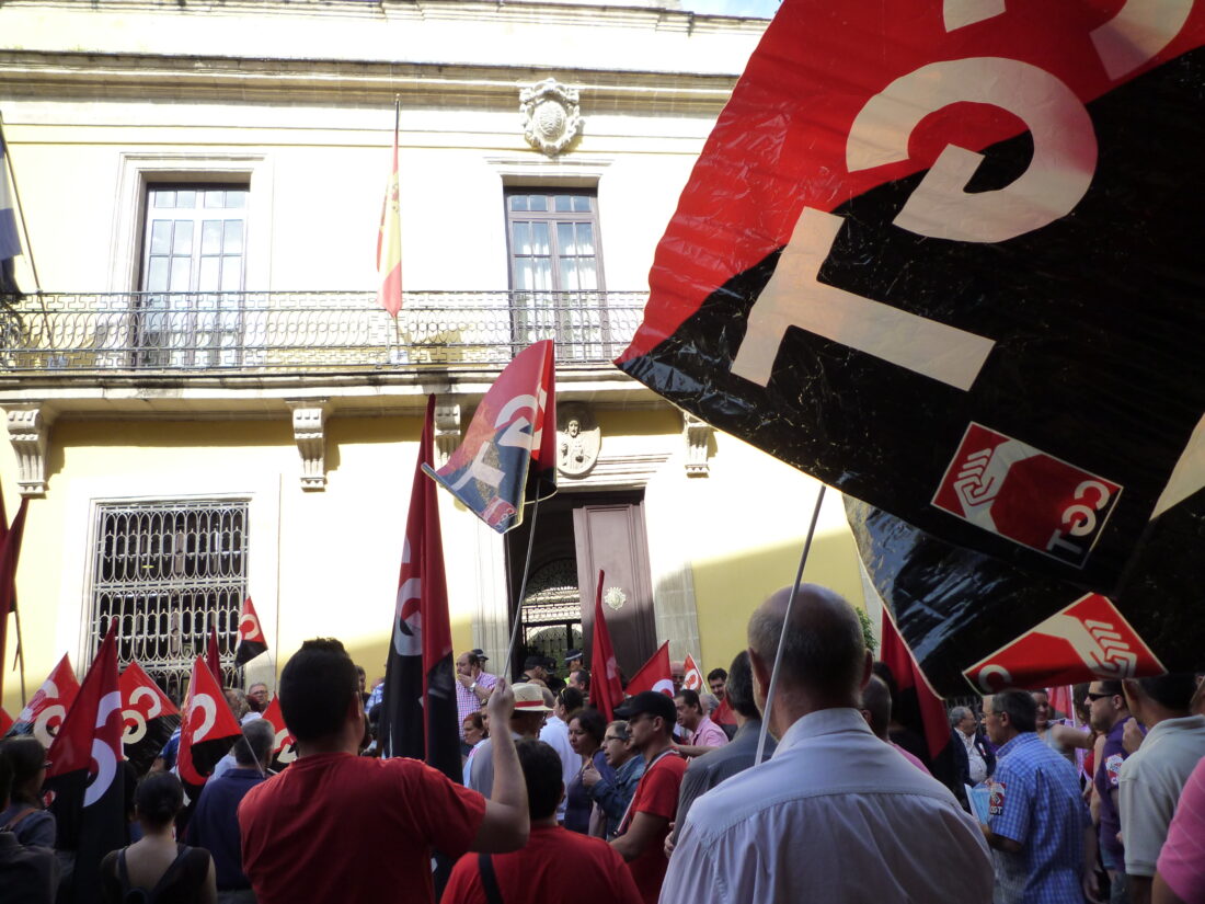 La plantilla del Ayuntamiento de Jerez respalda en asamblea el acuerdo del convenio colectivo