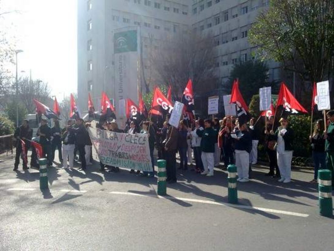 Concentración por la readmisión de las compañeras despedidas, Granada limpieza de hospitales