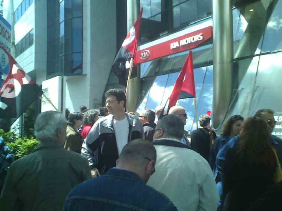 Concentración de protesta ante la sede de Millward Brown en Madrid