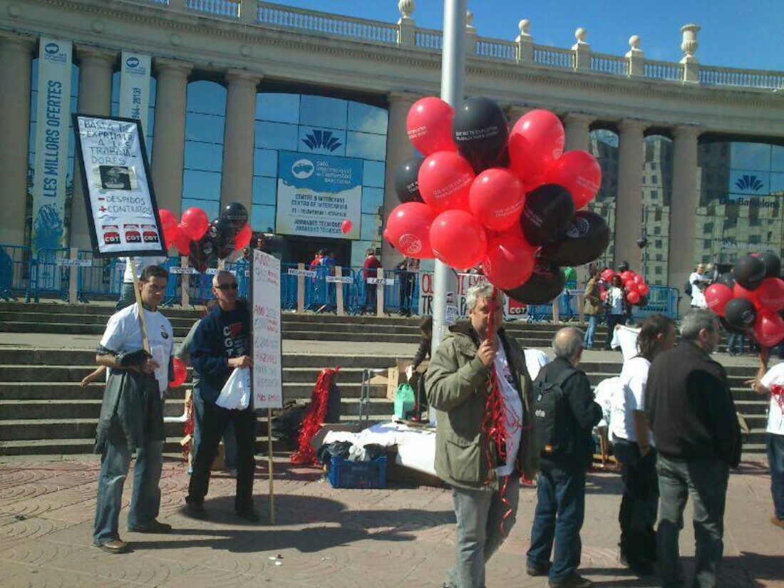 La Federación del Metal de la CGT (FESIM-CGT) se concentra ante el Salón del Automóvil para exigir soluciones a las repercusiones de la Industria 4.0