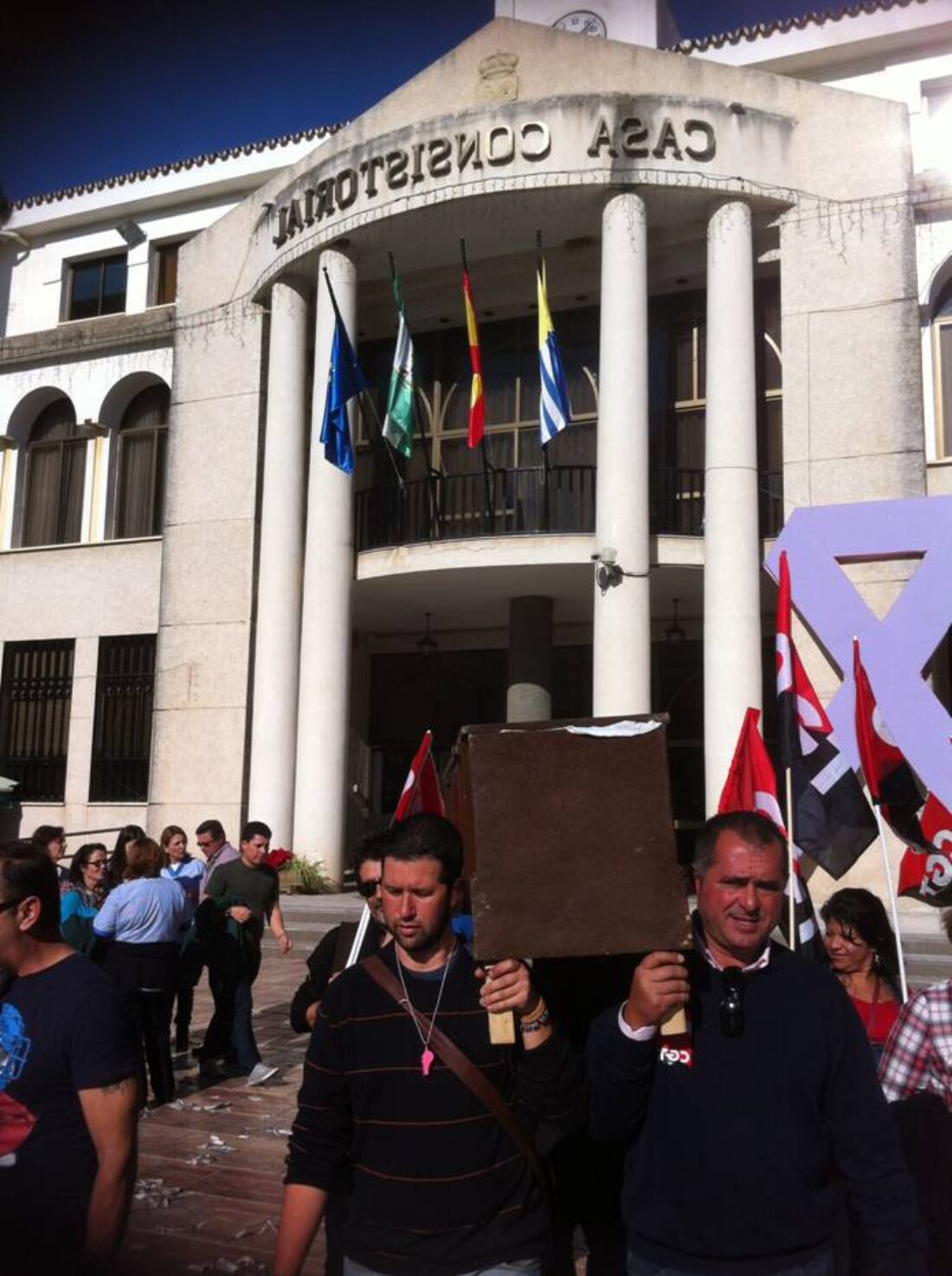 Los trabajadores/as de EMMSA revocan en asamblea al Comité de Empresa