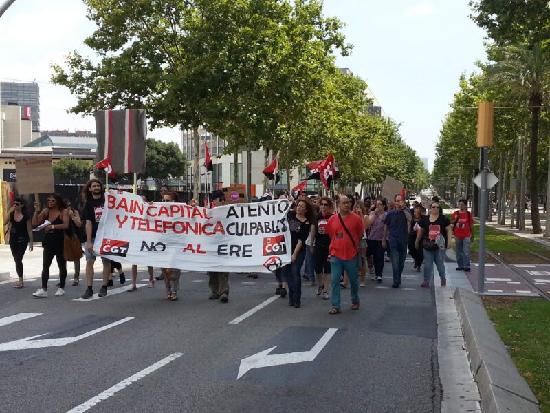 [Fotos]: Concentración en Barcelona contra el ERE de Atento - Imagen-1