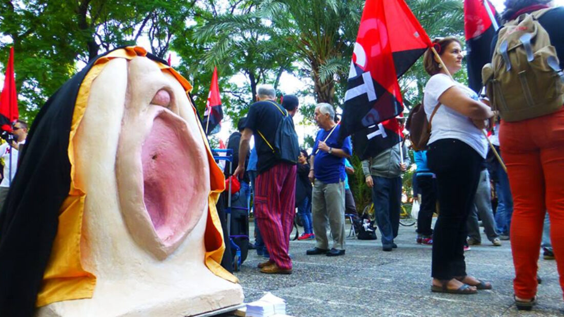 La Confederación General del Trabajo (CGT) se congratula por el archivo de la causa abierta contra tres feministas y dos miembros del sindicato por una protesta en forma de procesión en Sevilla