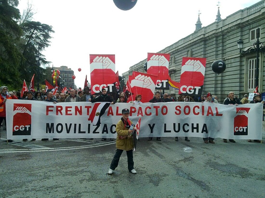 Miles de personas se manifiestan en Madrid por los derechos sociales y la justicia ambiental